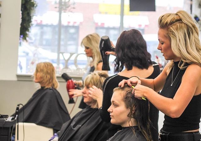 Unleashing the Convenience: The Benefits of a Home Hairdresser