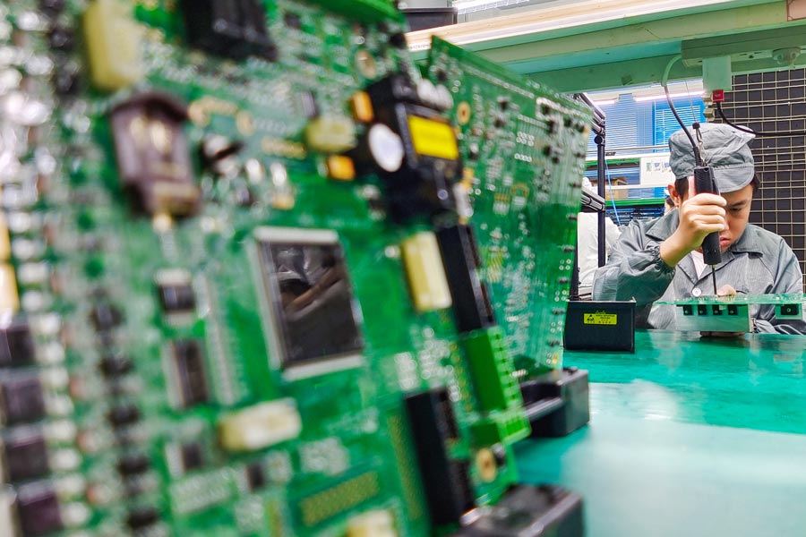 The Intricate Process of ELE PCB Manufacturing