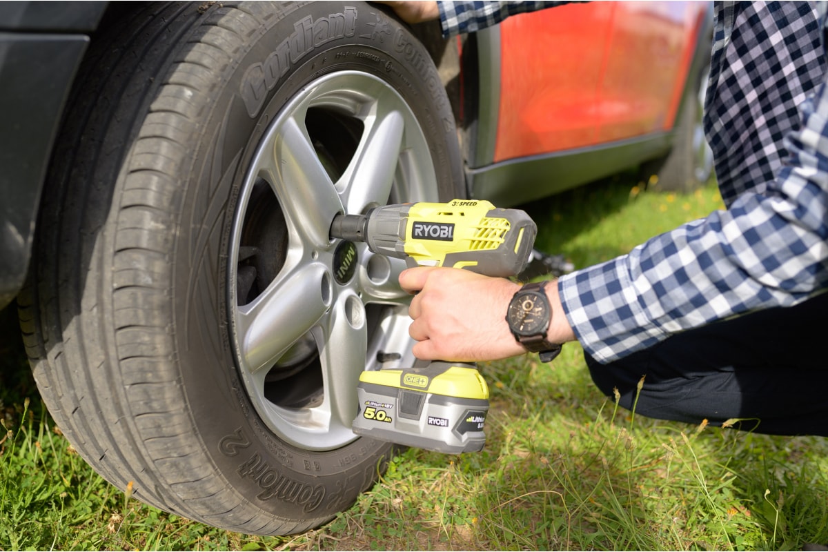Say Goodbye to Stuck Nuts: Professional Locking Wheel Nut Removal Nearby